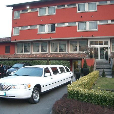 Hotel San Martino Darfo Boario Terme Bagian luar foto
