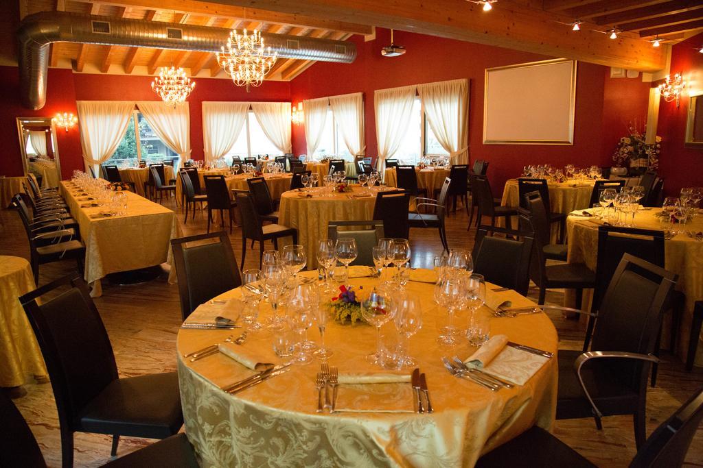 Hotel San Martino Darfo Boario Terme Bagian luar foto