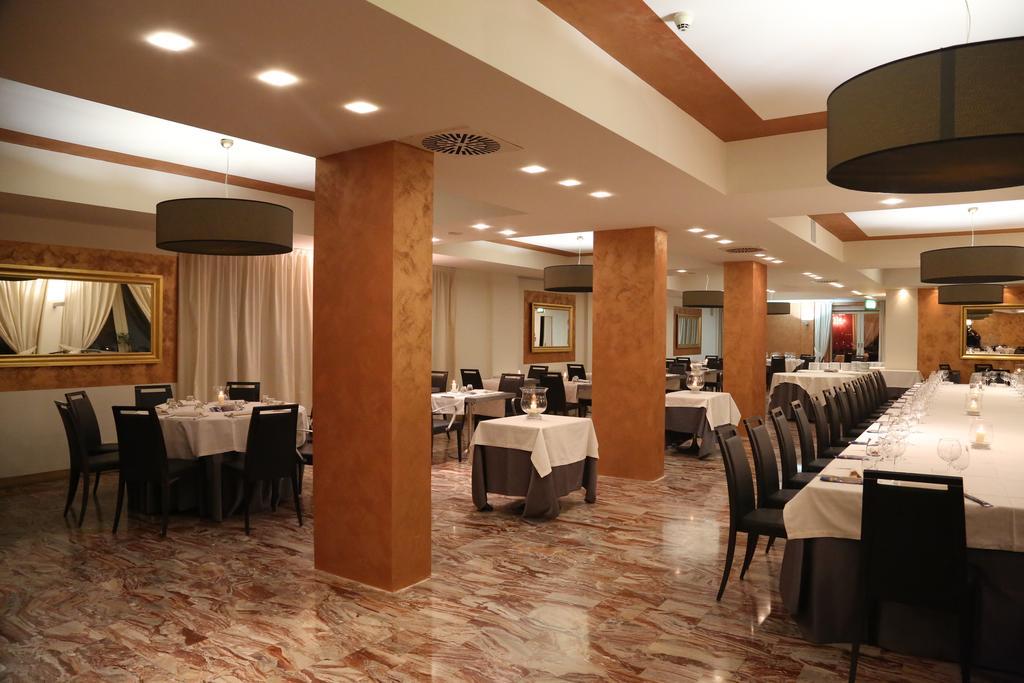 Hotel San Martino Darfo Boario Terme Bagian luar foto
